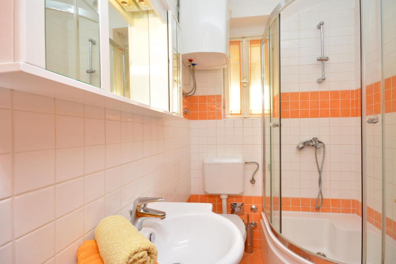Apartments Smile Split Bagian luar foto