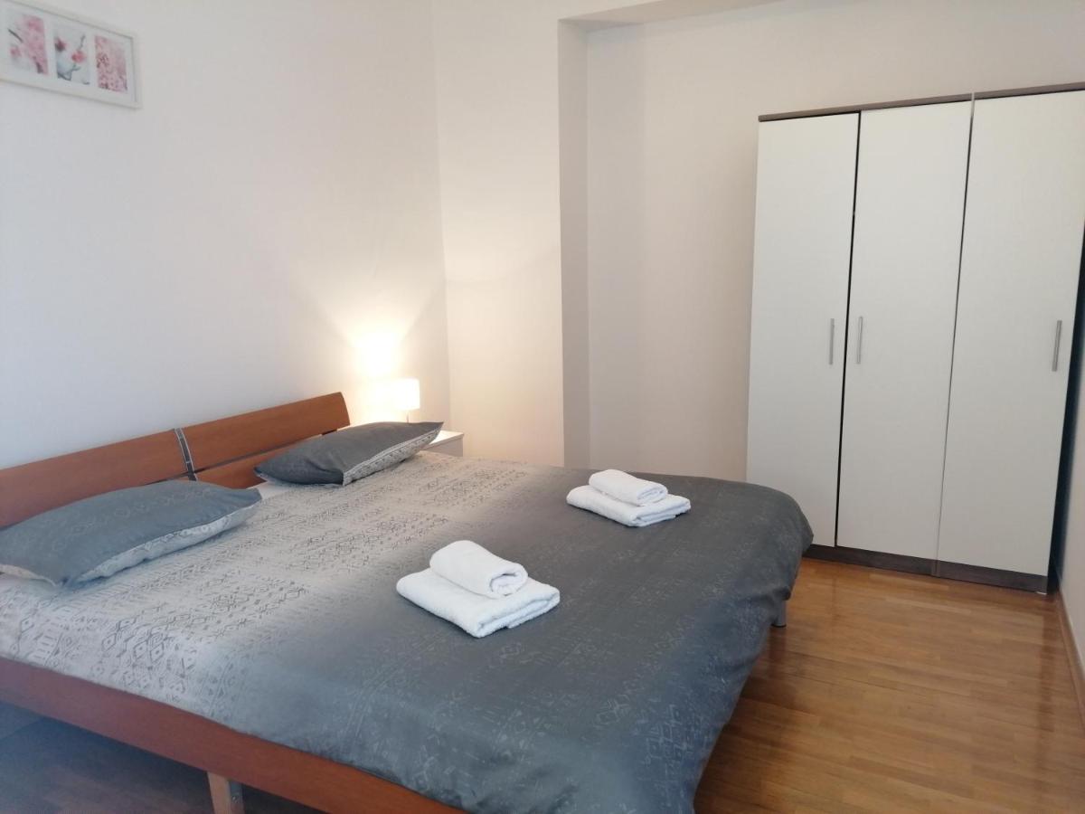 Apartments Smile Split Bagian luar foto