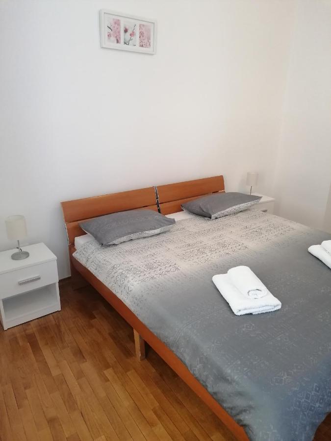 Apartments Smile Split Bagian luar foto