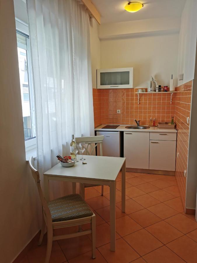 Apartments Smile Split Bagian luar foto