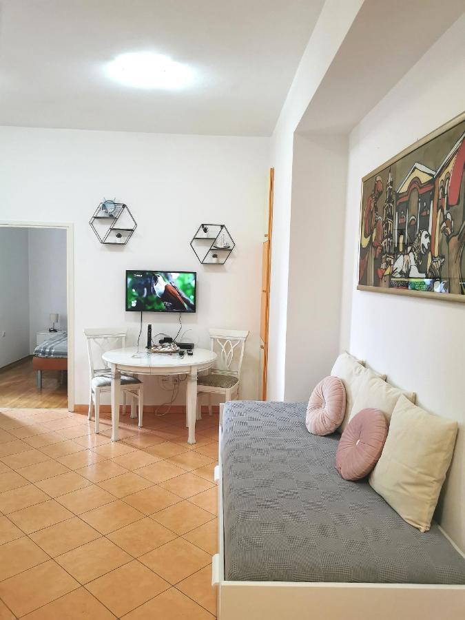 Apartments Smile Split Bagian luar foto
