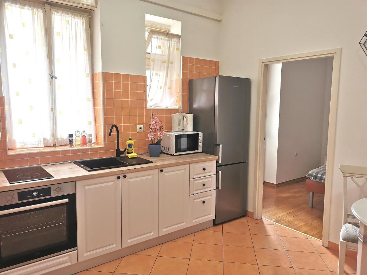 Apartments Smile Split Bagian luar foto